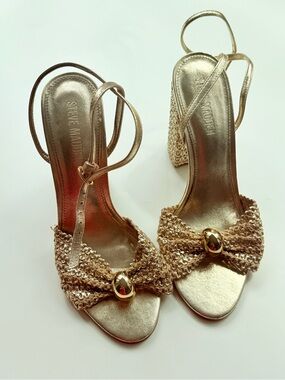 Steve Madden Gold Crochet Bow Heels Boho Chic Y2K Statement Shoes 9